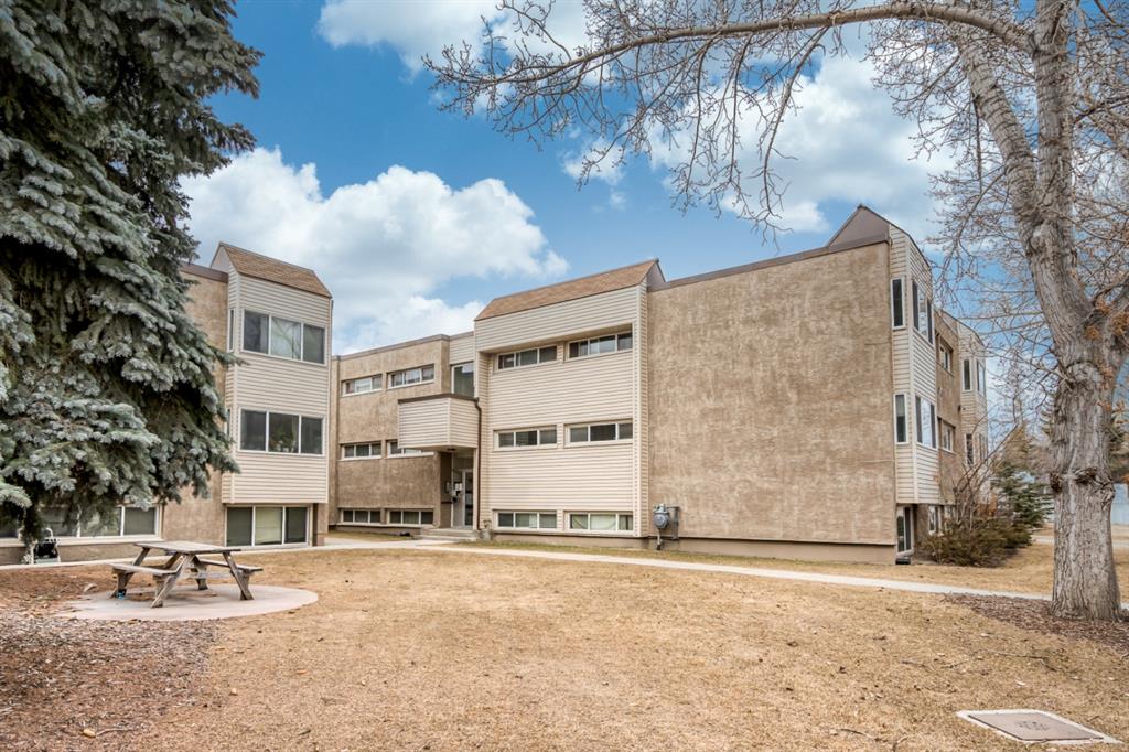 Picture for 210, 8231 Elbow Drive SW