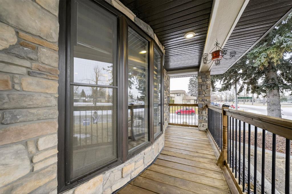 Picture for 740 Lake Ontario Drive SE