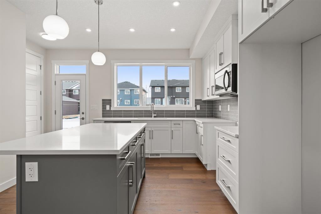 Picture for 636 Sora Boulevard SE