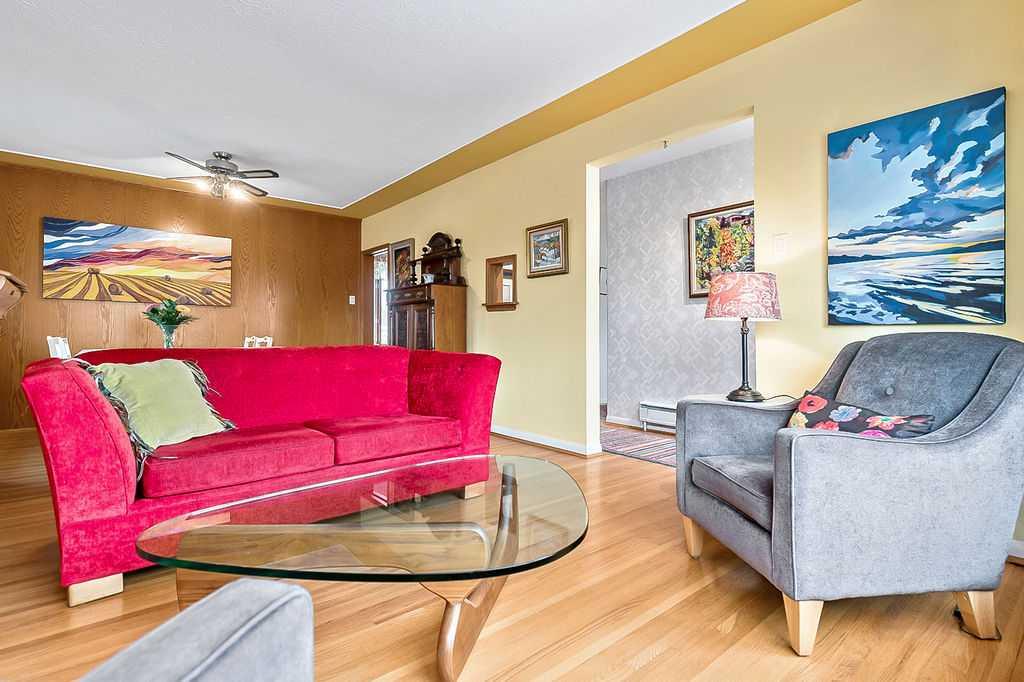 Picture for 623 75 Avenue SW