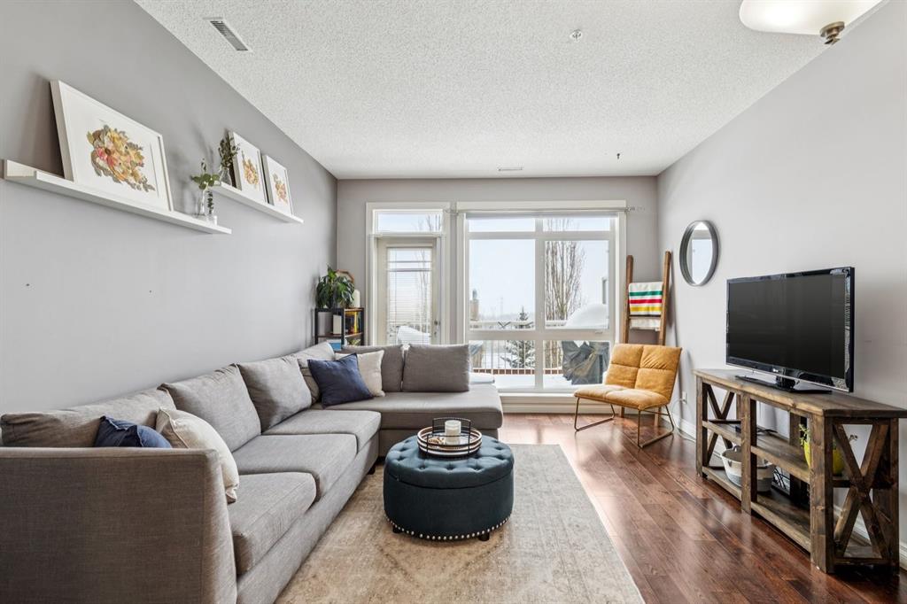 Picture for 12, 140 Rockyledge View NW