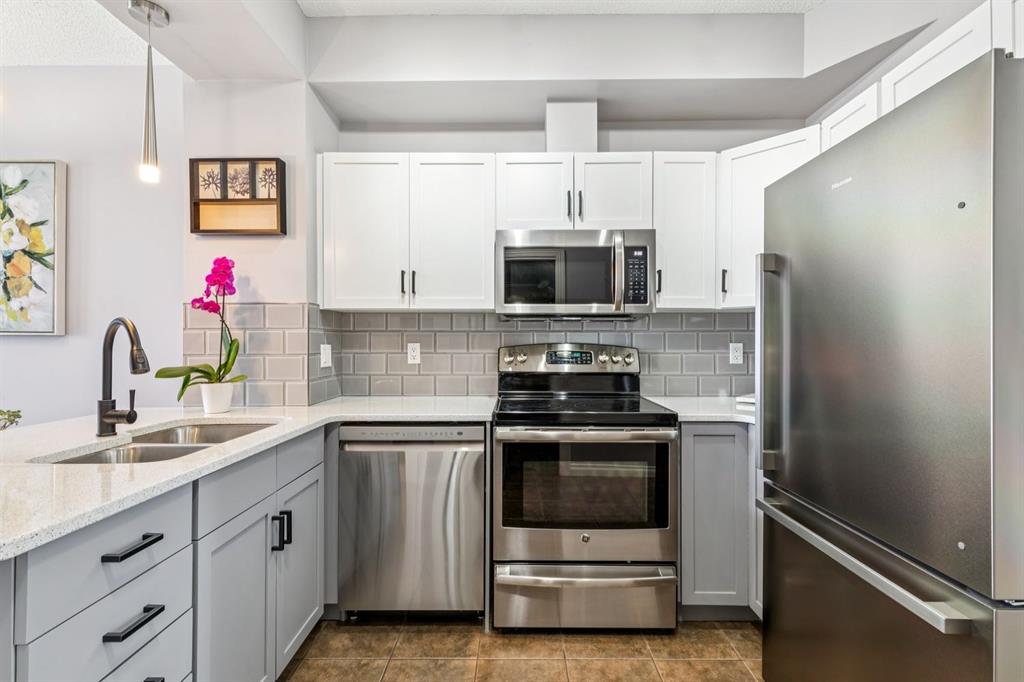 Picture for 12, 140 Rockyledge View NW