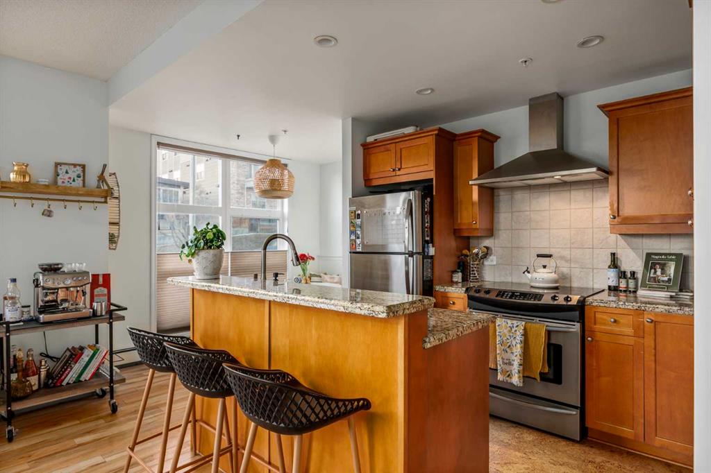 Picture for 205, 716 5 Street NE