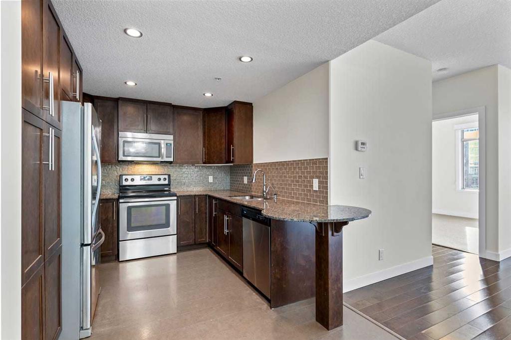 Picture for 310, 16 Varsity Estates Circle NW