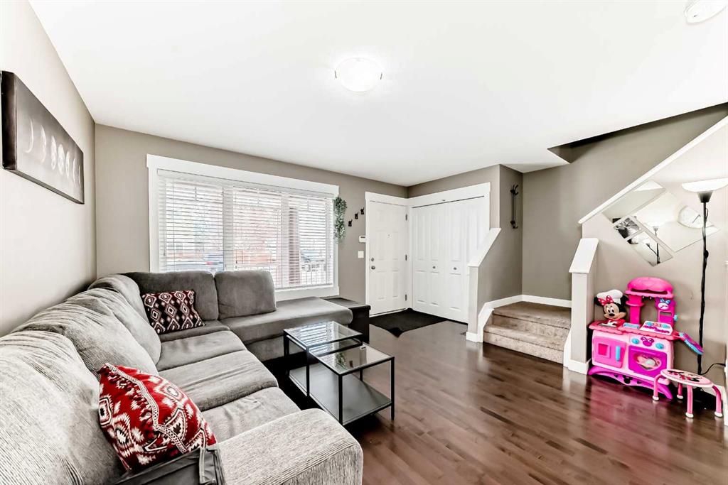 Picture for 176 Cascades Passage 