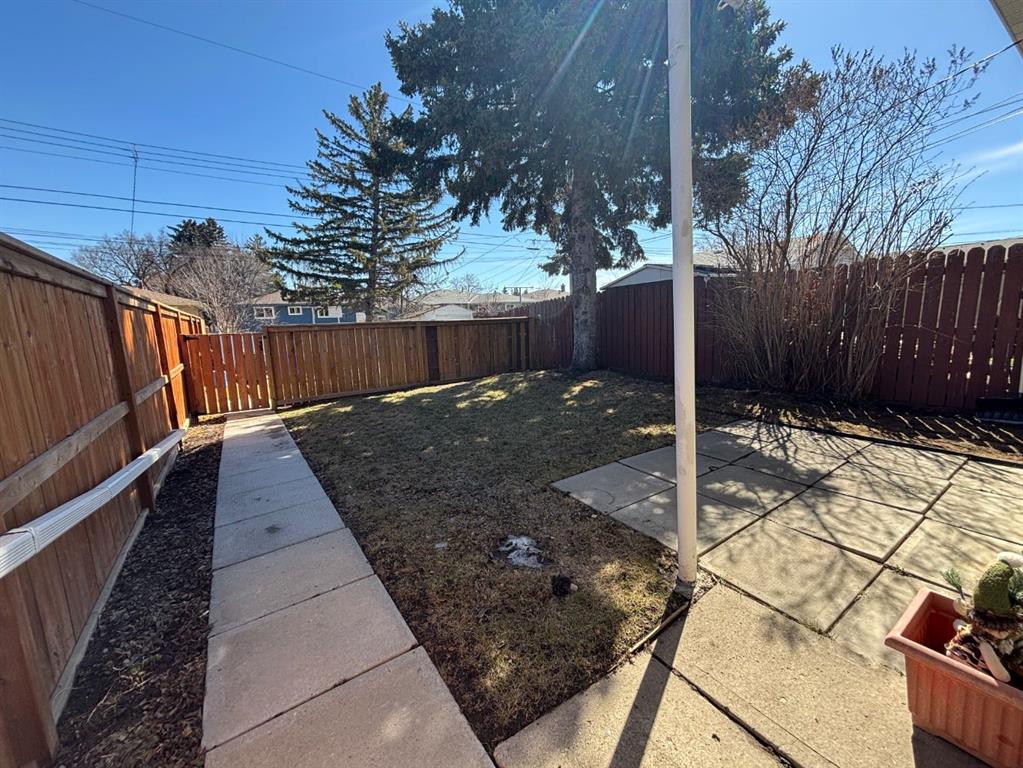 Picture for 912A 18 Street NE