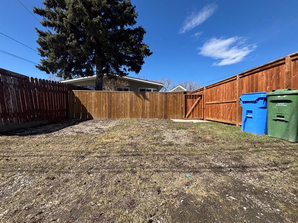 Picture for 912A 18 Street NE