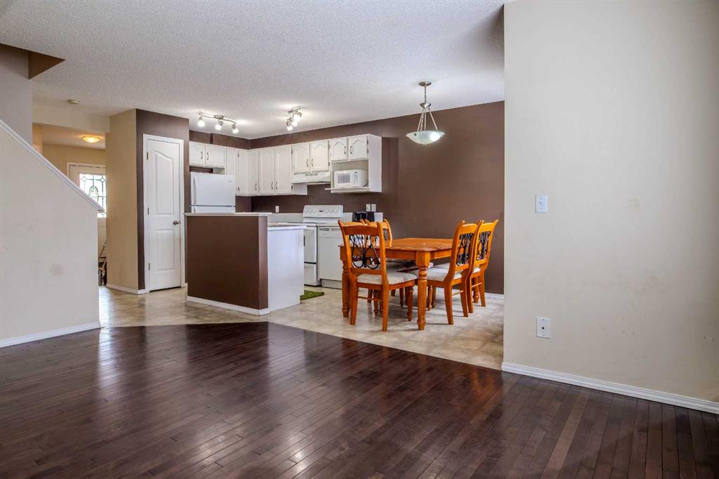 Picture for 161 Saddlecrest Close NE