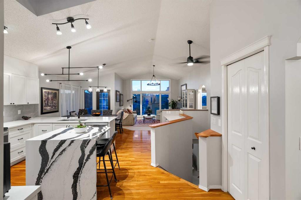 Picture for 94 Edgebrook Heights NW