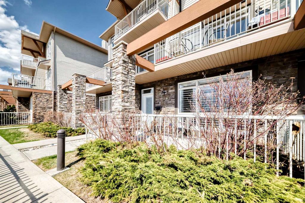 Picture for 2, 132 Rockyledge View NW