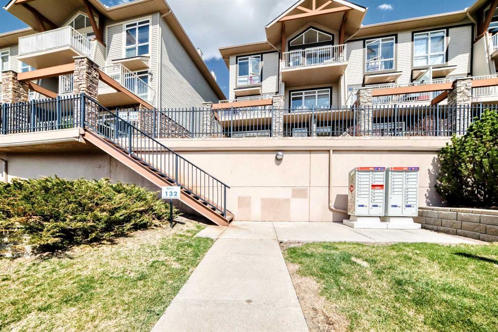 Picture for 2, 132 Rockyledge View NW
