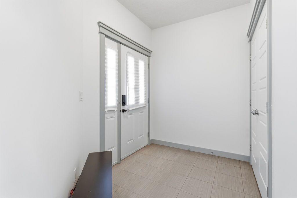 Picture for 11 Evanscrest Way NW