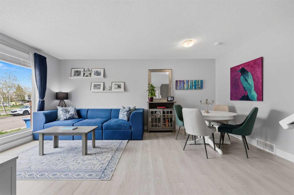 Picture for 160 Silvergrove Hill NW