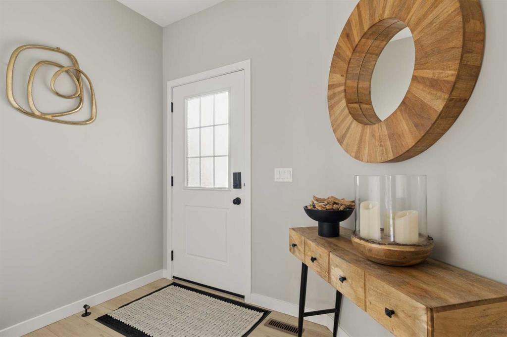 Picture for 630 Kingsmere Way SE