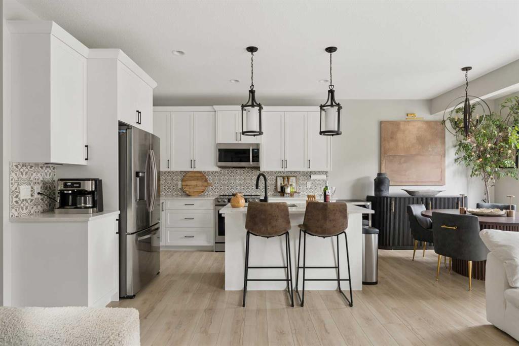 Picture for 630 Kingsmere Way SE