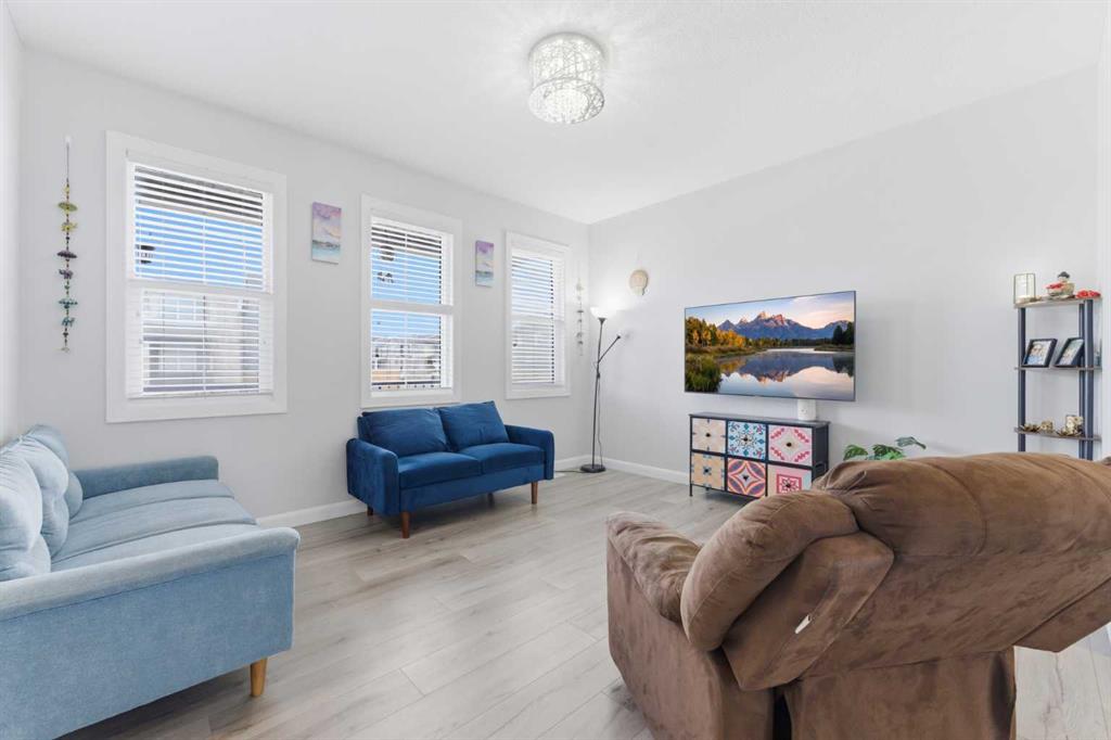 Picture for 151 Evanscrest Park NW