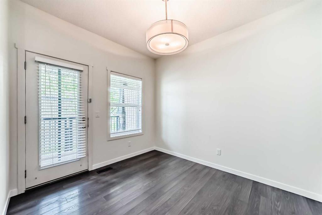 Picture for 76 Copperpond Landing SE