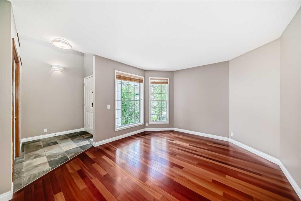 Picture for 177 Douglas Glen Heath SE