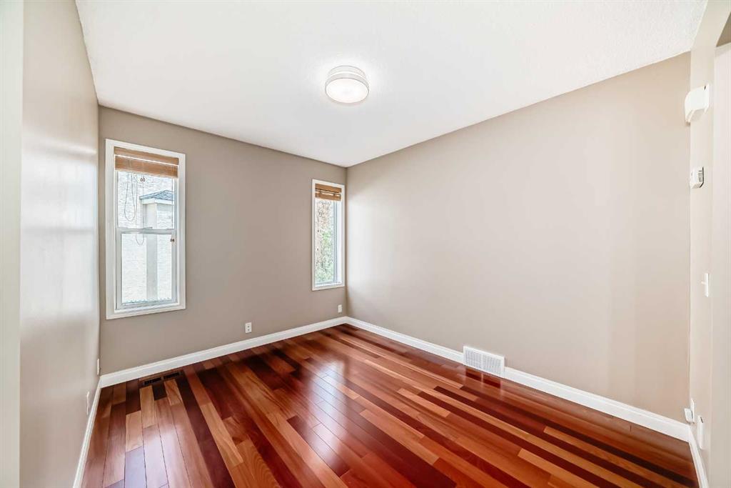 Picture for 177 Douglas Glen Heath SE
