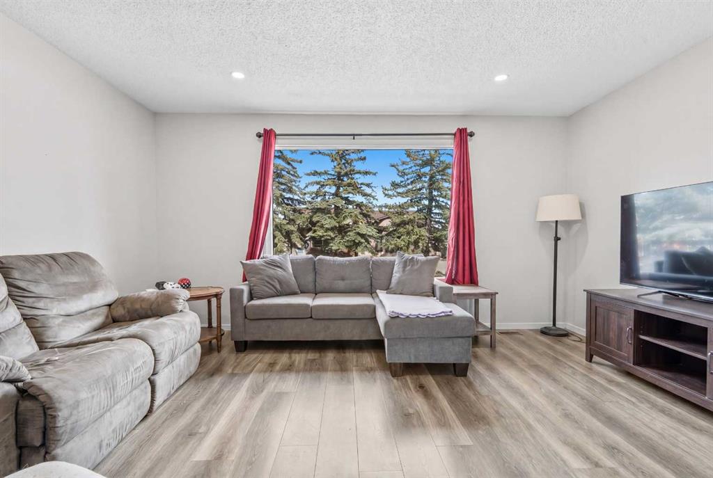 Picture for 84 Falconridge Place NE