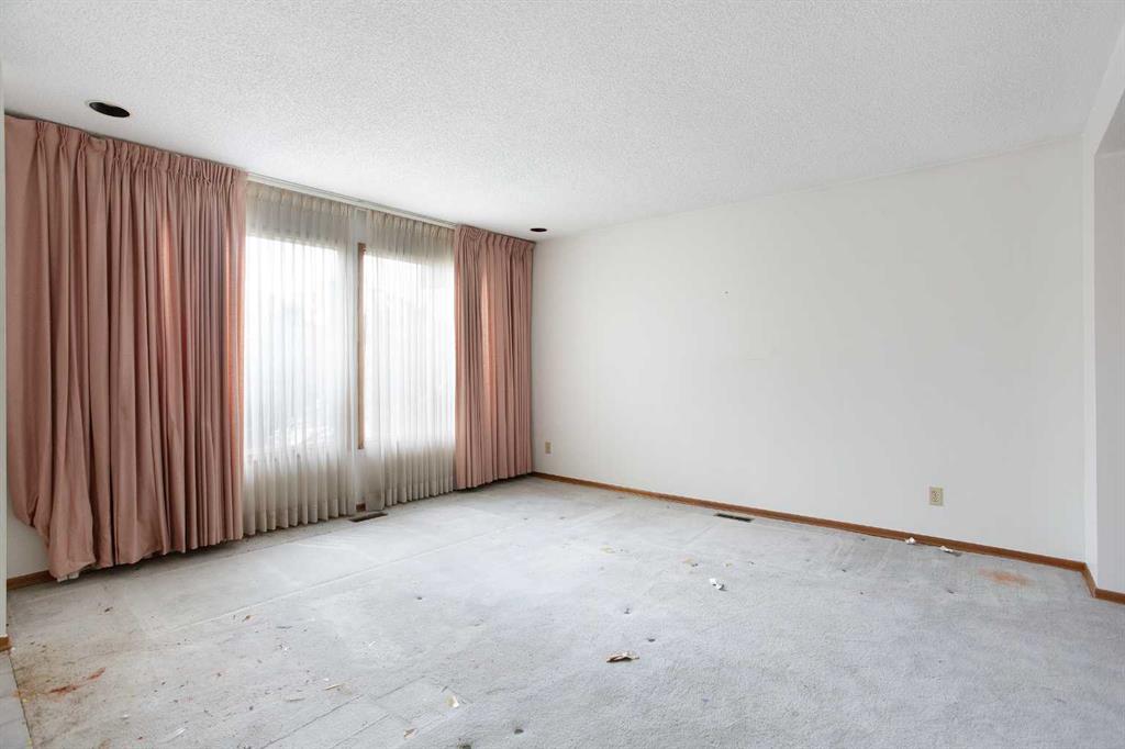 Picture for 608 Aboyne Crescent NE
