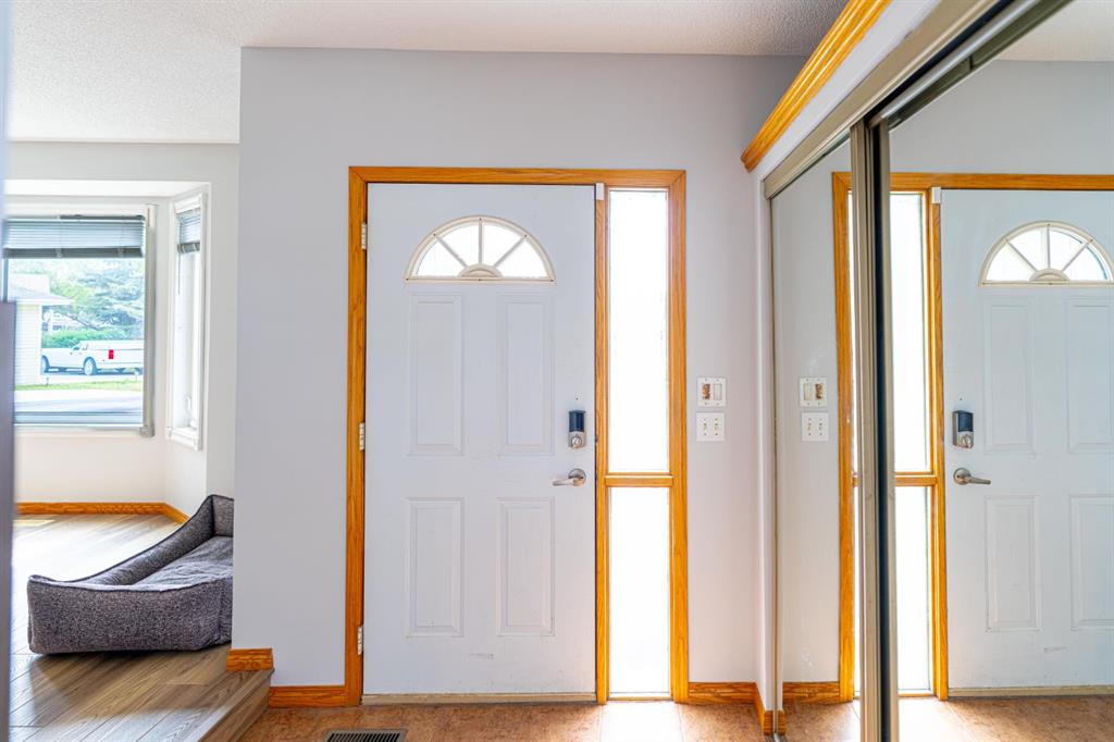 Picture for 70 Elizabeth Way SE