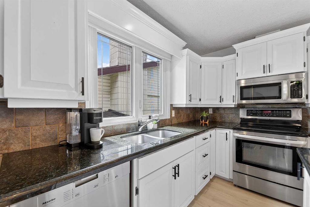 Picture for 240 Canniff Place SW