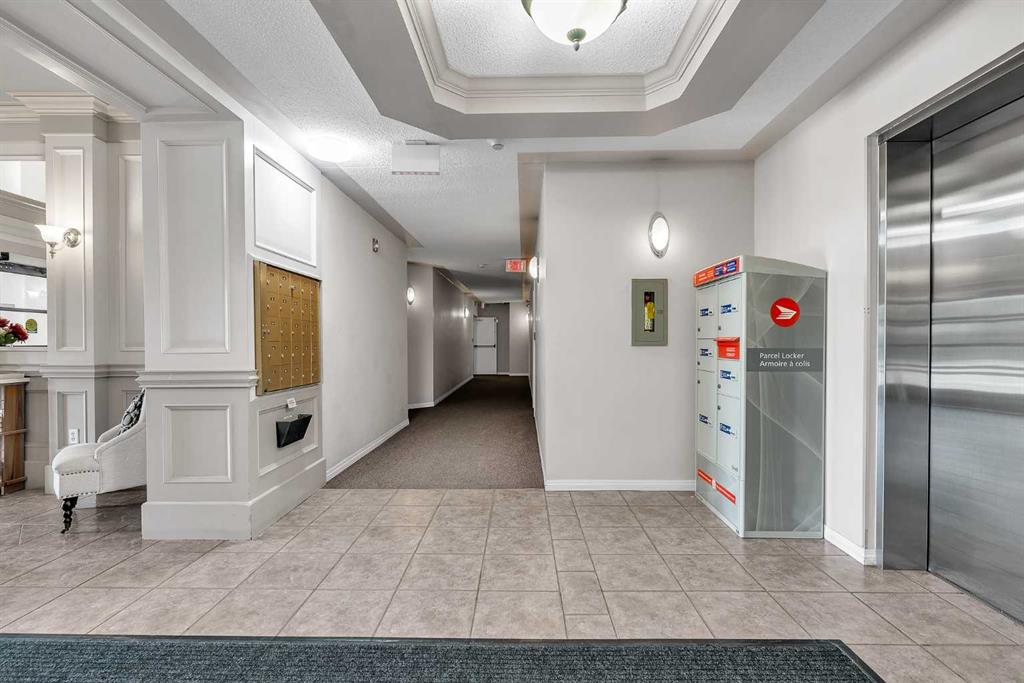 Picture for 106, 20 Country Hills View NW