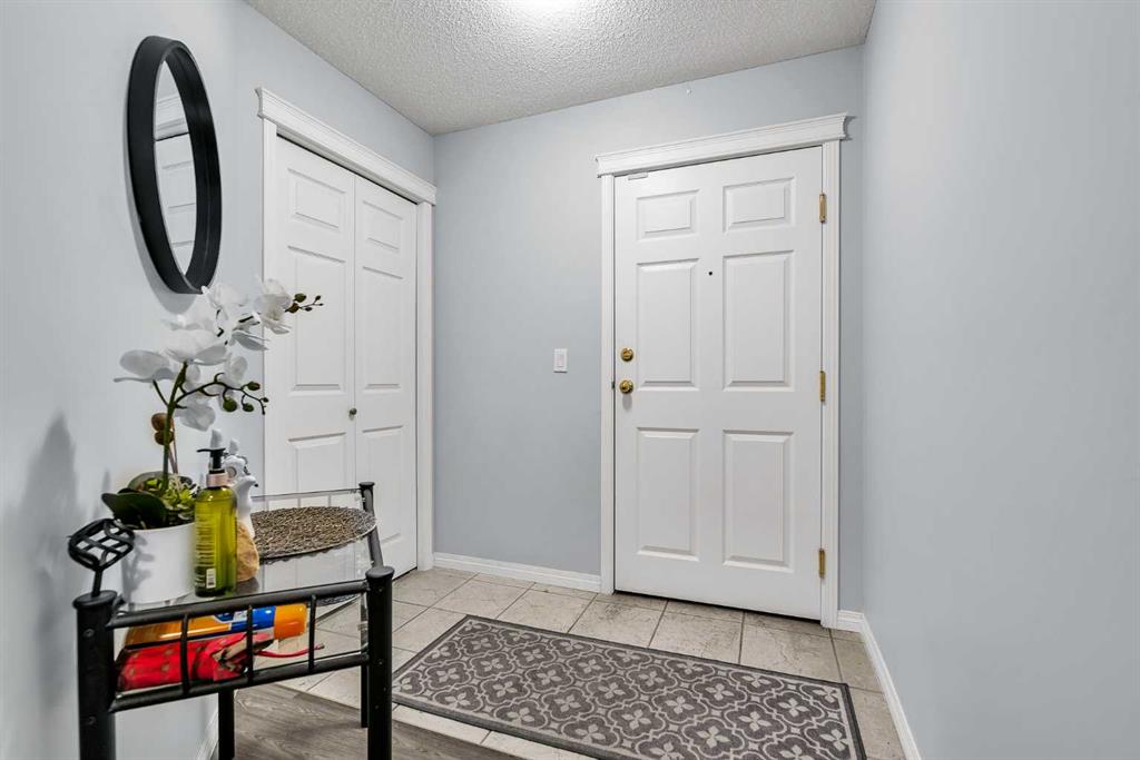 Picture for 106, 20 Country Hills View NW