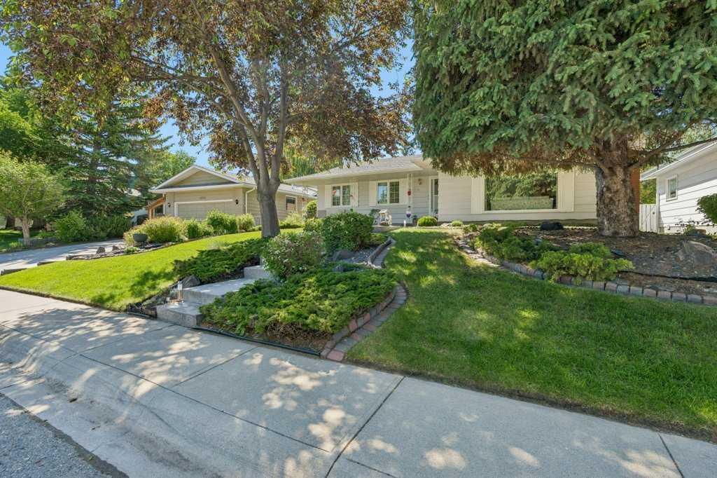 Picture for 12224 Lake Waterton Way SE