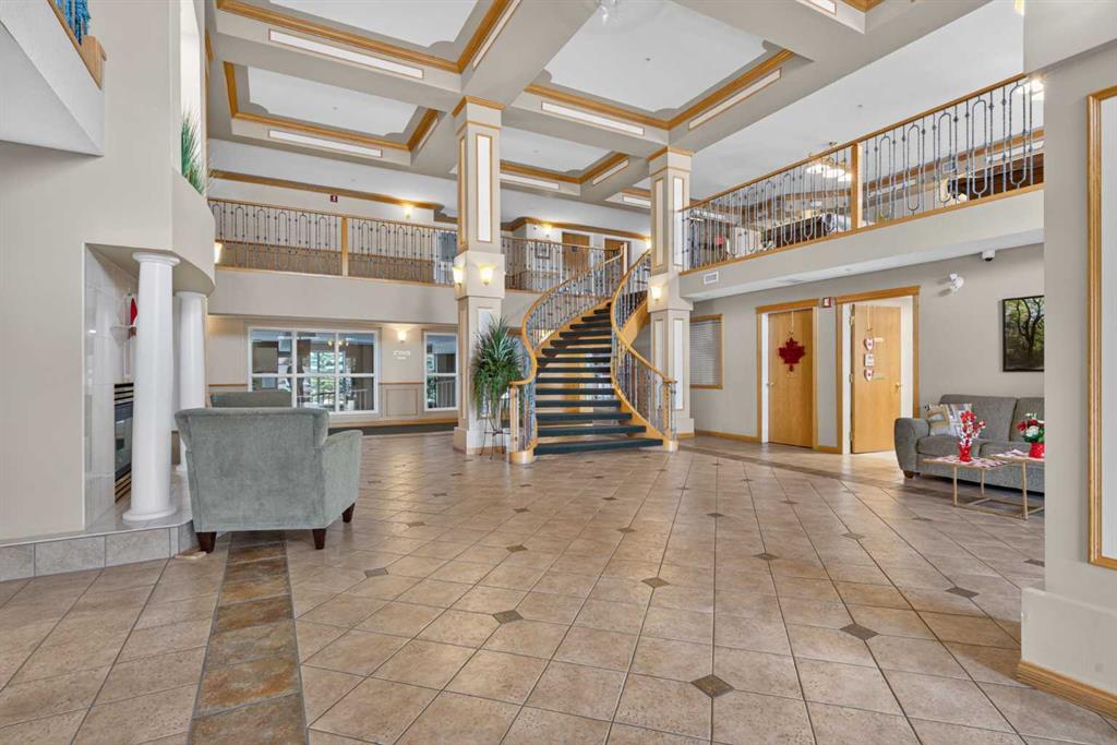 Picture for 325, 728 Country Hills Road NW