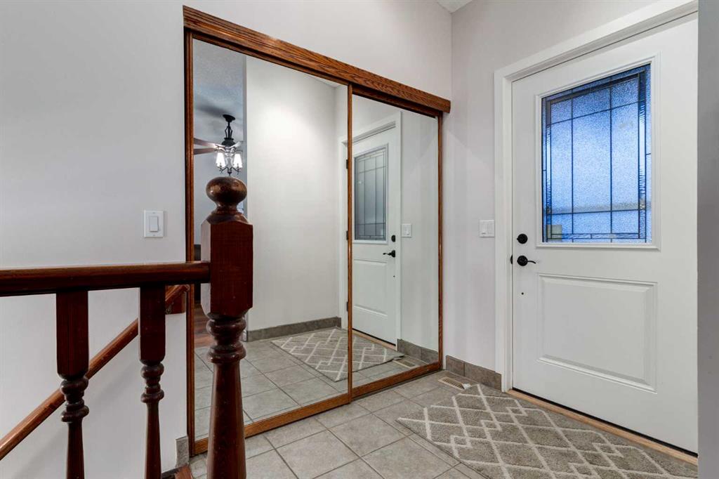 Picture for 27 BEDFIELD Close NE