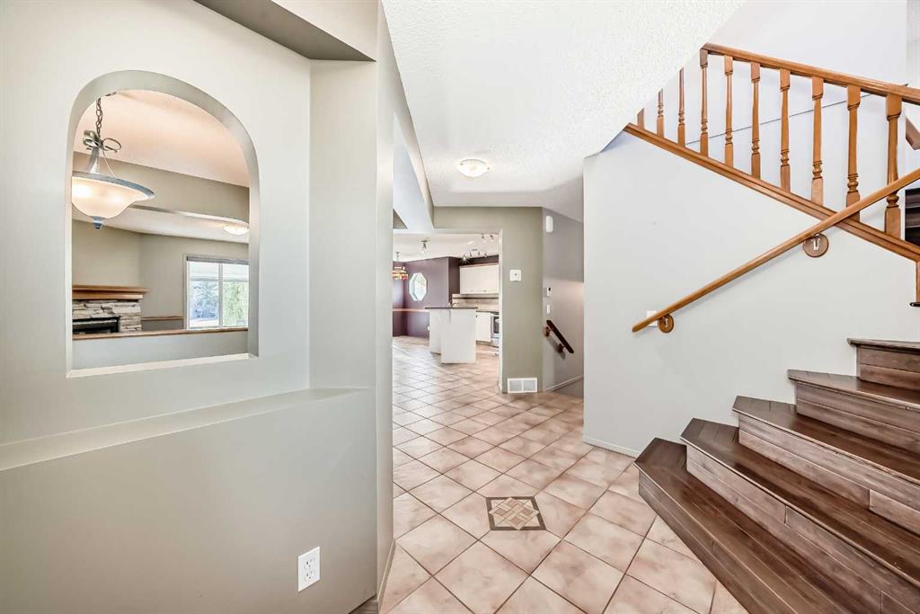Picture for 77 Citadel Ridge Green NW https://www.cirrealty.ca/reb/creb/38/A2266438_10.jpg