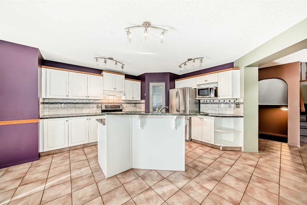 Picture for 77 Citadel Ridge Green NW https://www.cirrealty.ca/reb/creb/38/A2266438_11.jpg