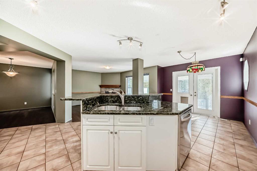 Picture for 77 Citadel Ridge Green NW https://www.cirrealty.ca/reb/creb/38/A2266438_13.jpg