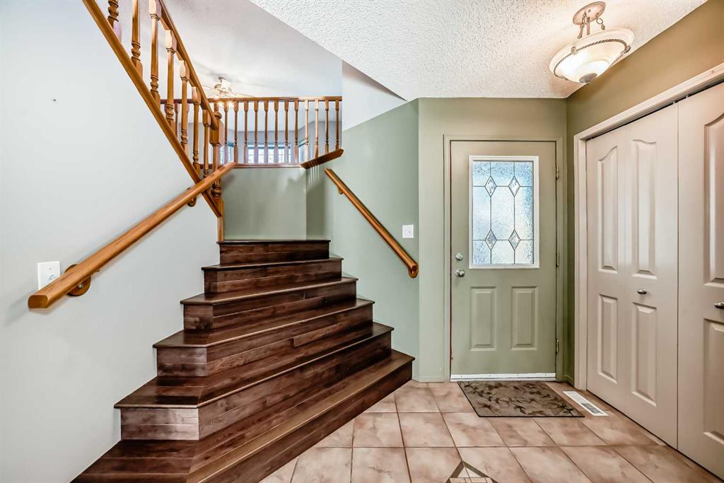 Picture for 77 Citadel Ridge Green NW https://www.cirrealty.ca/reb/creb/38/A2266438_24.jpg