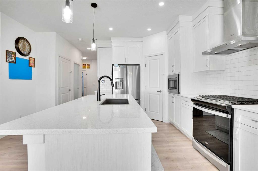 Picture for 1517 Bayview Point SW https://www.cirrealty.ca/reb/creb/38/A2266938_10.jpg