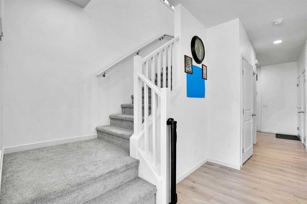 Picture for 1517 Bayview Point SW https://www.cirrealty.ca/reb/creb/38/A2266938_16.jpg