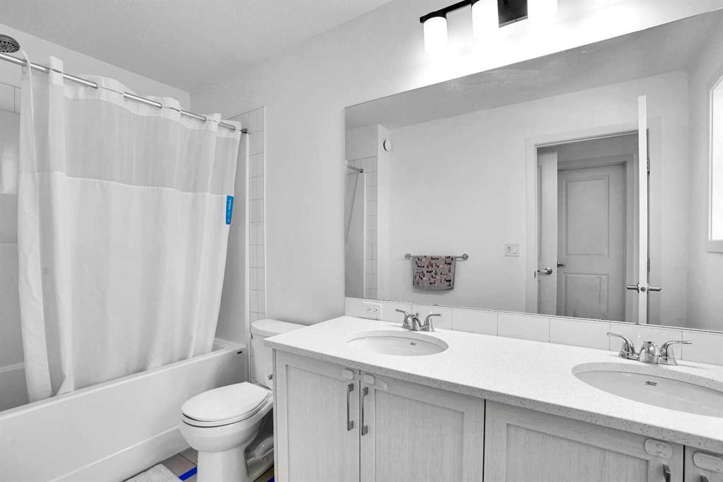 Picture for 1517 Bayview Point SW https://www.cirrealty.ca/reb/creb/38/A2266938_21.jpg
