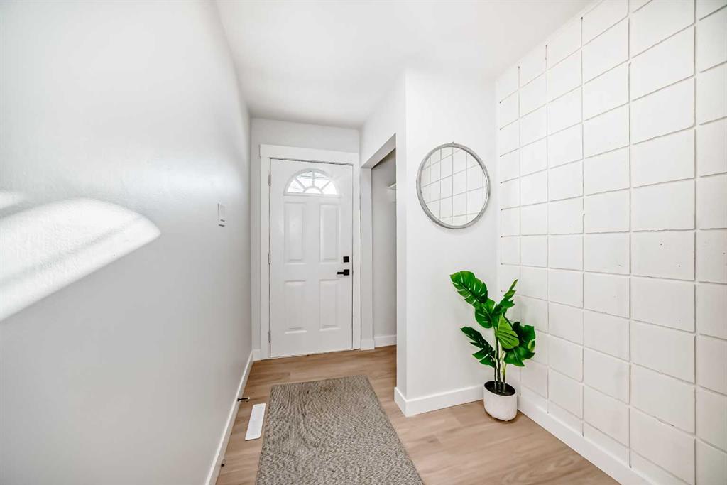 Picture for 146, 2211 19 Street NE