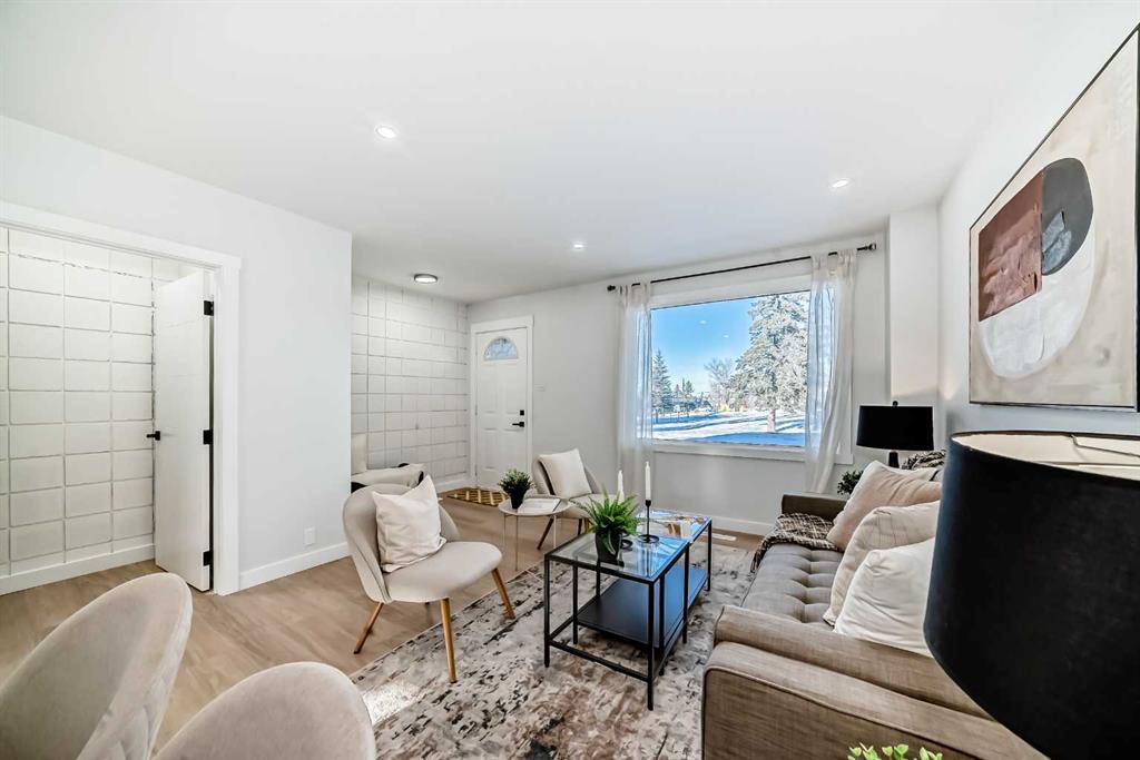 Picture for 146, 2211 19 Street NE