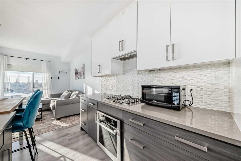 Picture for 304, 1521 26 Avenue SW