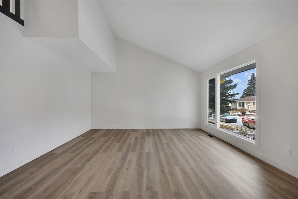 Picture for 308 Doverview Crescent SE