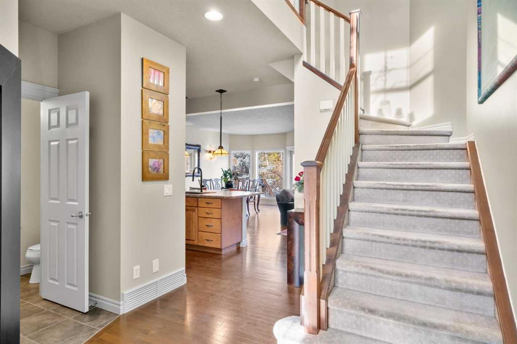 Picture for 90 Discovery Ridge Gardens SW