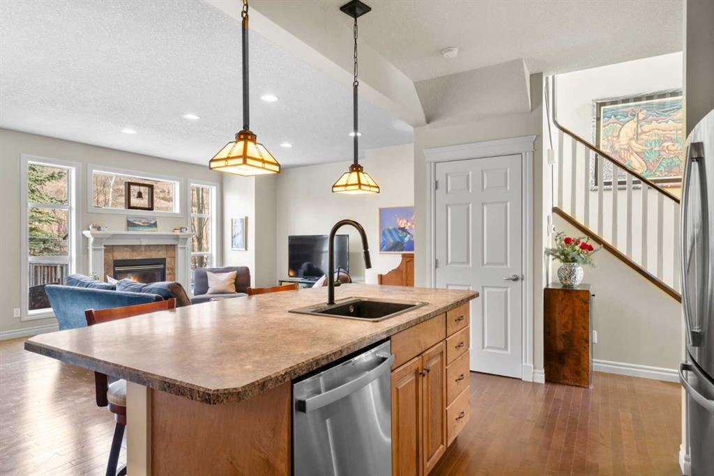 Picture for 90 Discovery Ridge Gardens SW