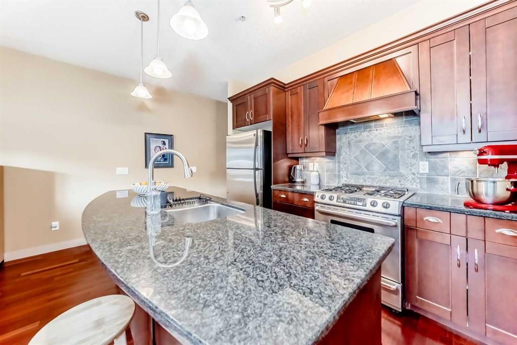 Picture for 201, 1828 14 Street SW