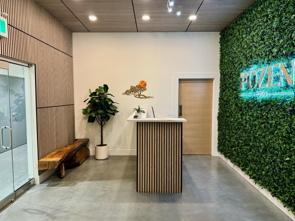 Picture for 240, 125 Oakmoor Plaza SW