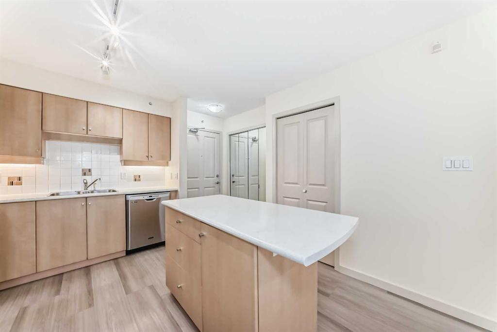 Picture for 202, 650 10 Street SW