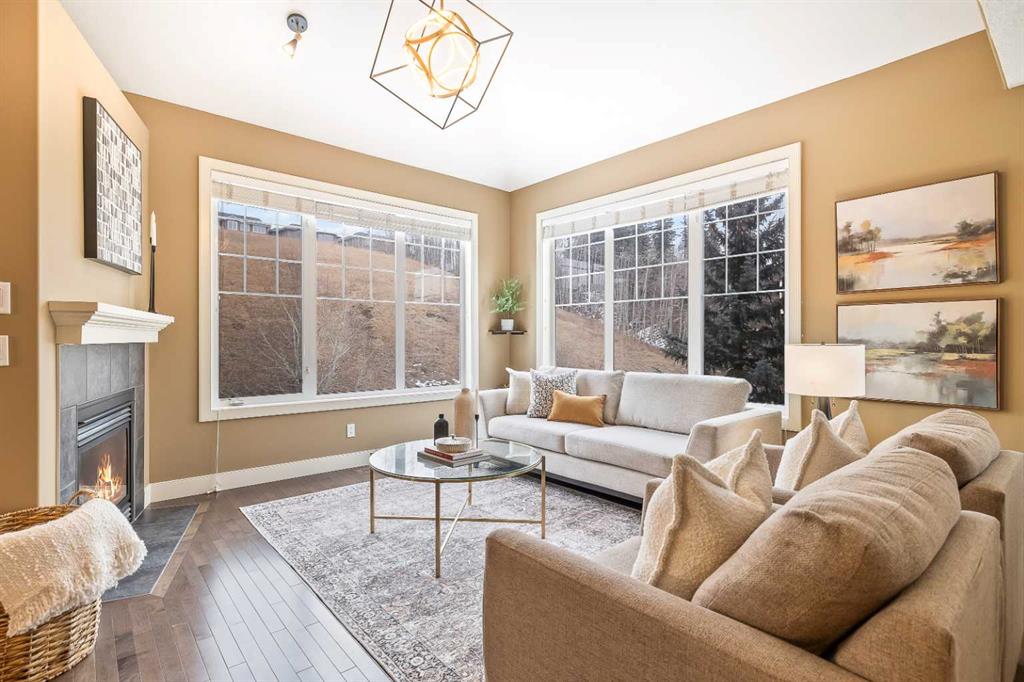 Picture for 402, 10 Discovery Ridge Hill SW