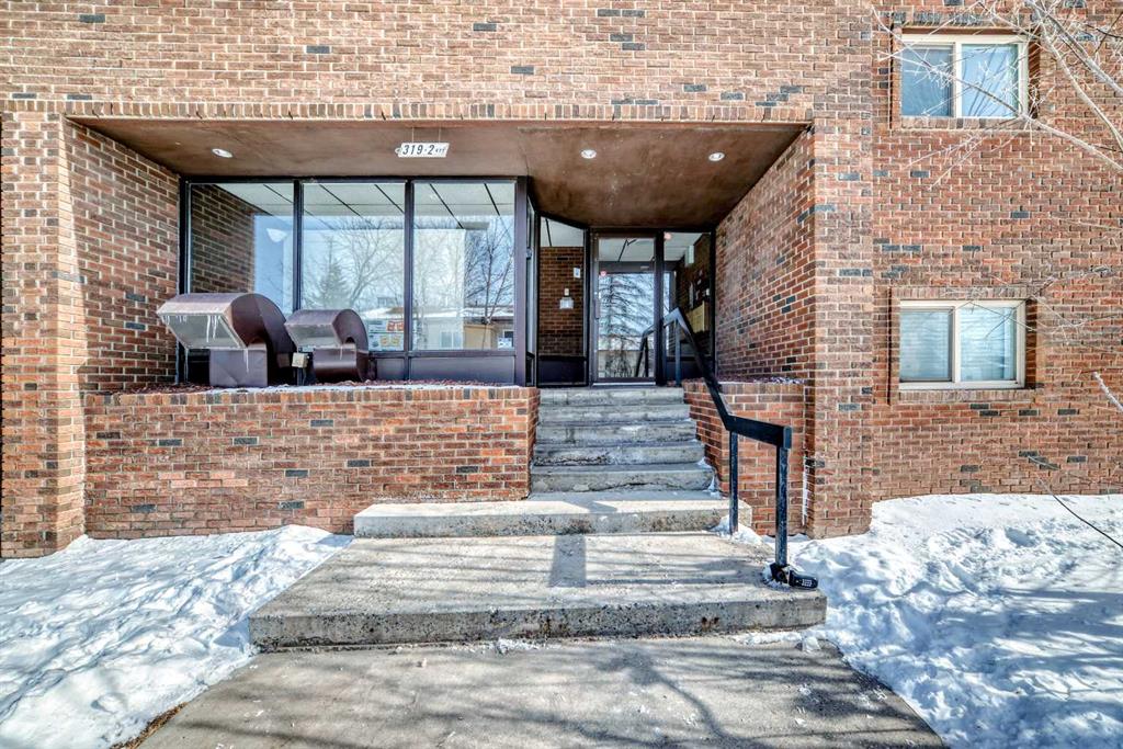 Picture for 402, 319 2 Avenue 